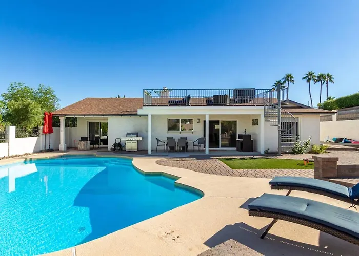 The Valley View Heated Pool Hiking Rooftop Gym Wfh Holiday home