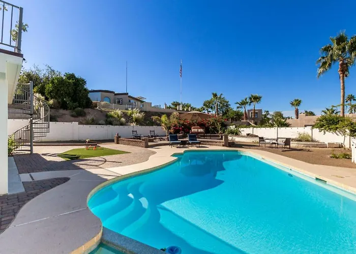 Holiday home The Valley View Heated Pool Hiking Rooftop Gym Wfh *