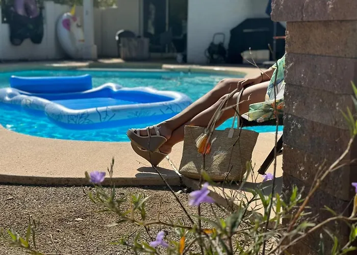 The Valley View Heated Pool Hiking Rooftop Gym Wfh Holiday home *